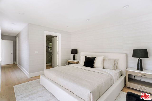 1736 N Sierra Bonita Avenue, Los Angeles, CA 90046