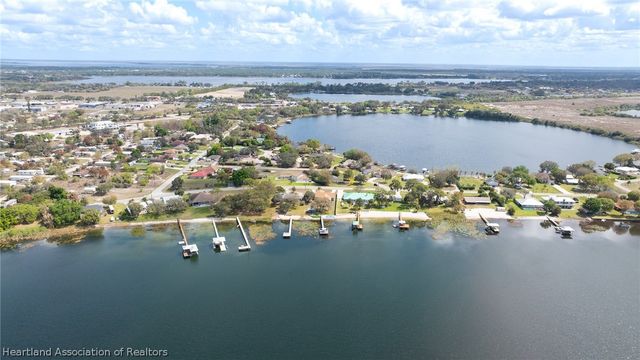 920 Lake Drive E, Lake Placid, FL 33852
