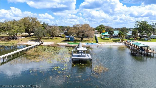 920 Lake Drive E, Lake Placid, FL 33852
