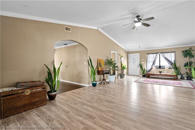 920 Lake Drive E, Lake Placid, FL 33852