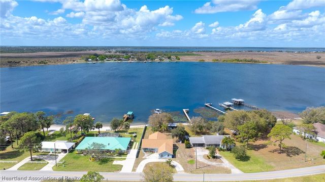 920 Lake Drive E, Lake Placid, FL 33852