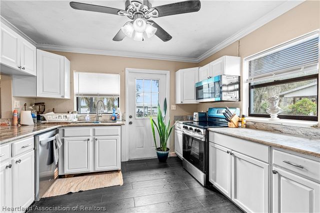 920 Lake Drive E, Lake Placid, FL 33852