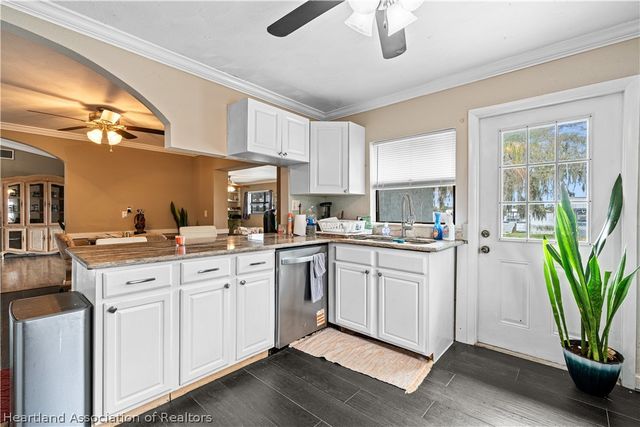 920 Lake Drive E, Lake Placid, FL 33852