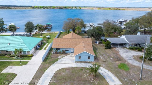 920 Lake Drive E, Lake Placid, FL 33852