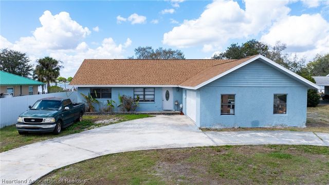 920 Lake Drive E, Lake Placid, FL 33852