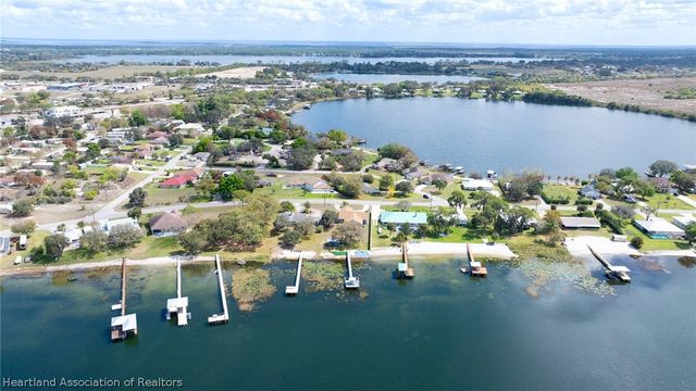 920 Lake Drive E, Lake Placid, FL 33852