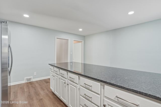 3717 Hillsboro Rd, Louisville, KY 40207