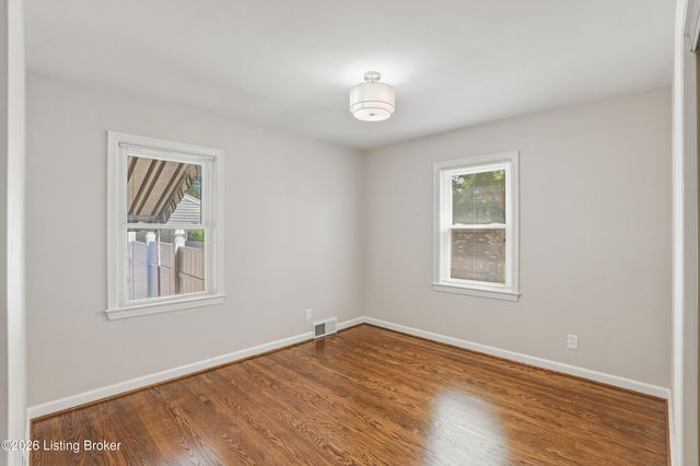 3717 Hillsboro Rd, Louisville, KY 40207