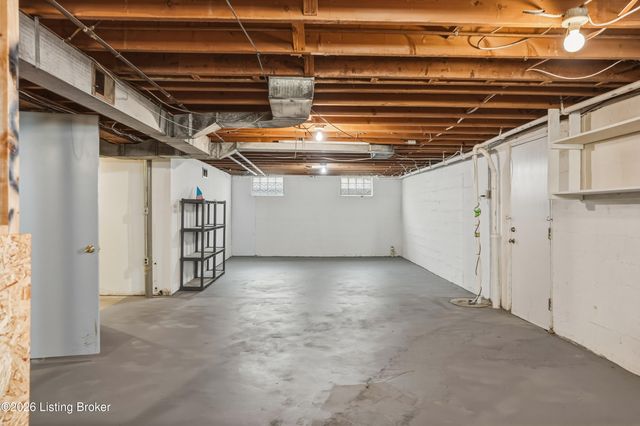 3717 Hillsboro Rd, Louisville, KY 40207