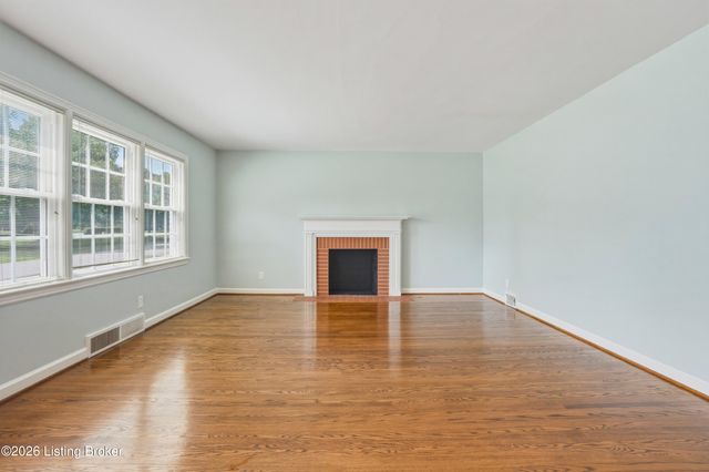 3717 Hillsboro Rd, Louisville, KY 40207