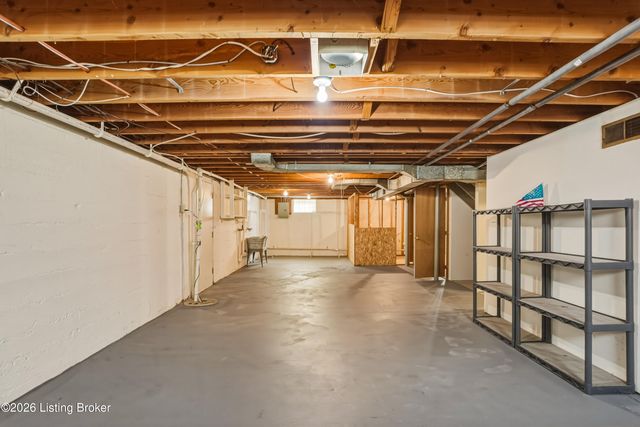 3717 Hillsboro Rd, Louisville, KY 40207