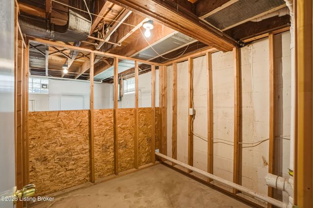 3717 Hillsboro Rd, Louisville, KY 40207