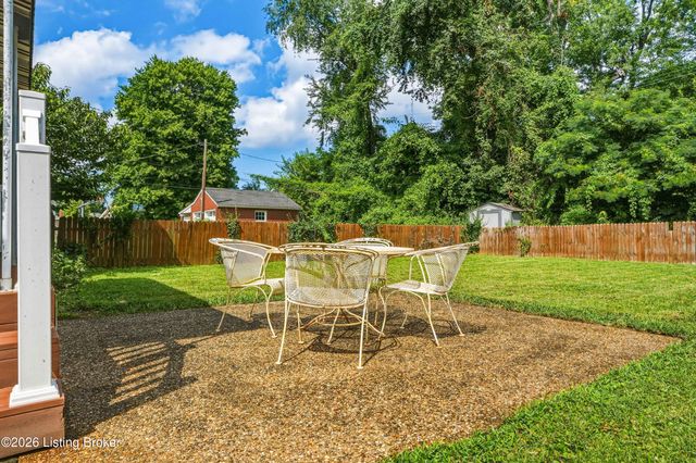 3717 Hillsboro Rd, Louisville, KY 40207