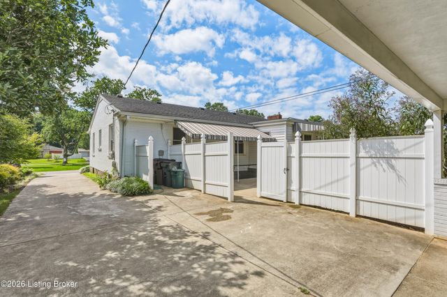 3717 Hillsboro Rd, Louisville, KY 40207