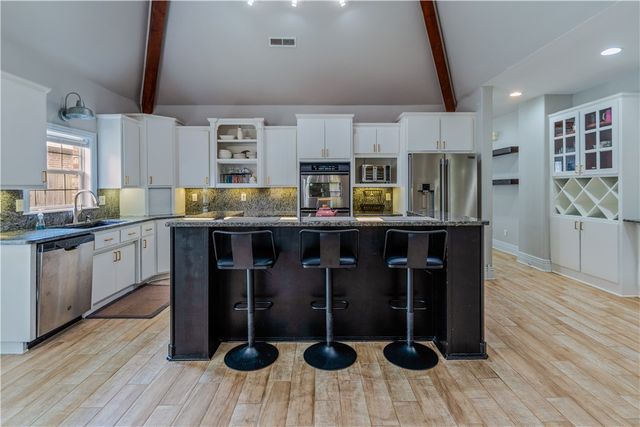 4300 W Warbal Trail, Rogers, AR 72758