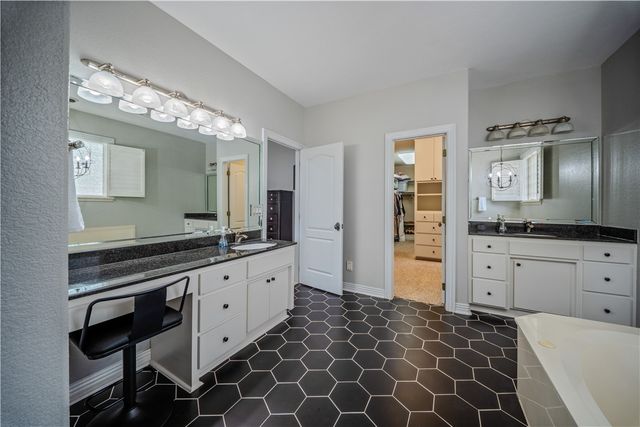 4300 W Warbal Trail, Rogers, AR 72758