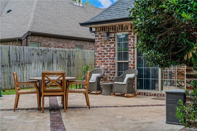 4300 W Warbal Trail, Rogers, AR 72758
