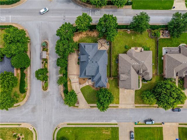 4300 W Warbal Trail, Rogers, AR 72758