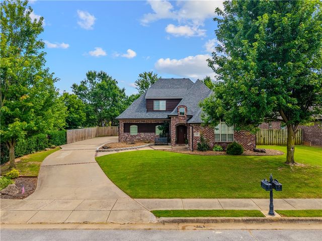 4300 W Warbal Trail, Rogers, AR 72758