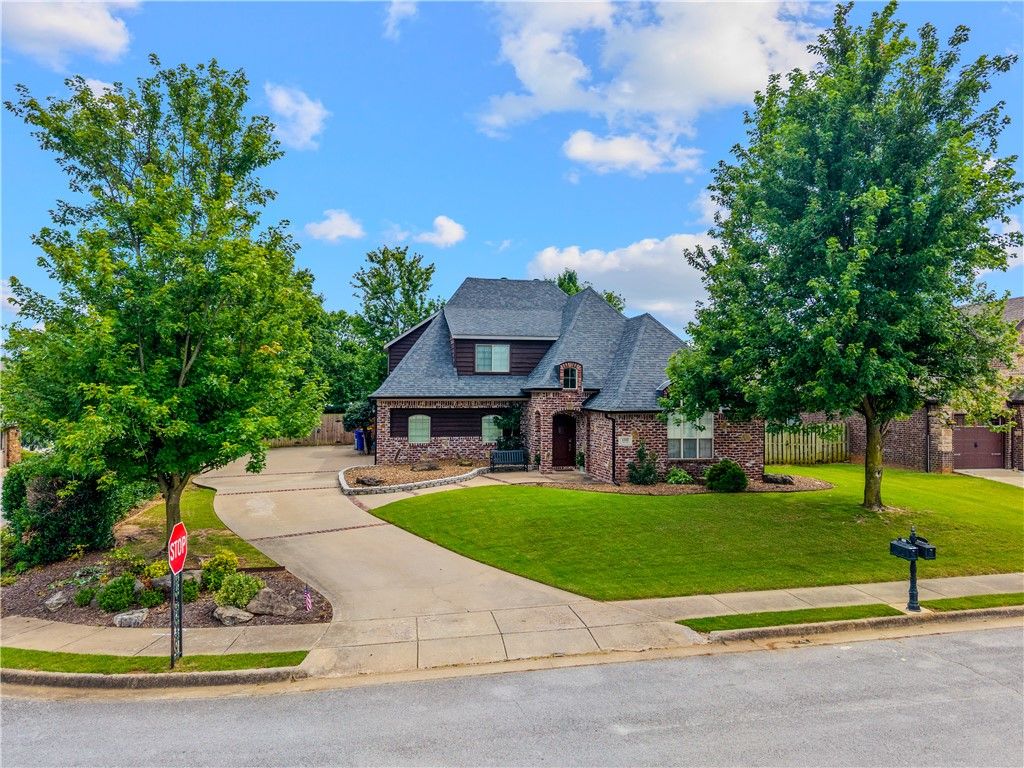4300 W Warbal Trail, Rogers, AR 72758