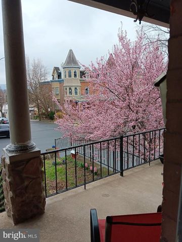 1225 W WALNUT, Allentown, PA 18102