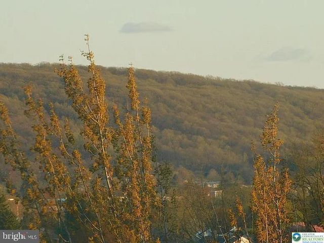 1225 W WALNUT, Allentown, PA 18102