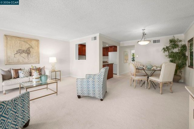 1525 Canyonwood Ct 4, Walnut Creek, CA 94595