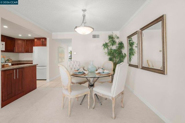 1525 Canyonwood Ct 4, Walnut Creek, CA 94595