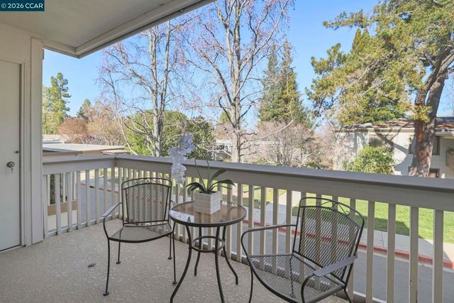 1525 Canyonwood Ct 4, Walnut Creek, CA 94595