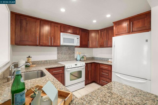 1525 Canyonwood Ct 4, Walnut Creek, CA 94595