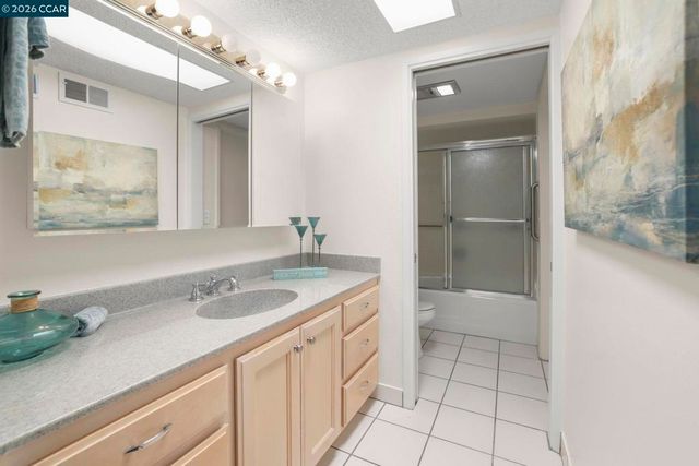 1525 Canyonwood Ct 4, Walnut Creek, CA 94595