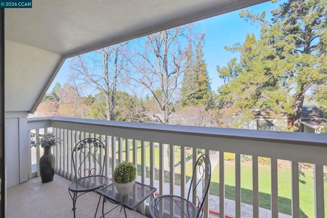 1525 Canyonwood Ct 4, Walnut Creek, CA 94595