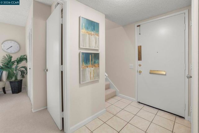 1525 Canyonwood Ct 4, Walnut Creek, CA 94595