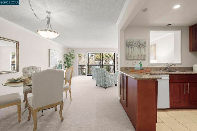 1525 Canyonwood Ct 4, Walnut Creek, CA 94595