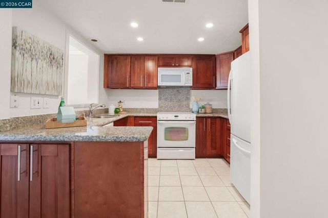 1525 Canyonwood Ct 4, Walnut Creek, CA 94595