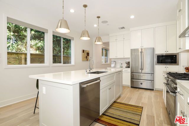 1741 S S Marvin Ave, Los Angeles, CA 90019