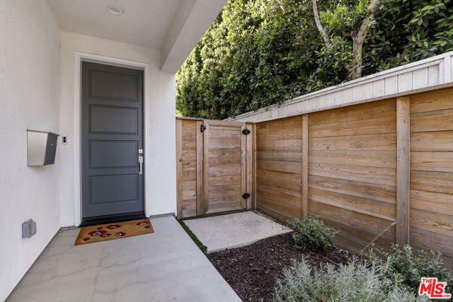 1741 S S Marvin Ave, Los Angeles, CA 90019