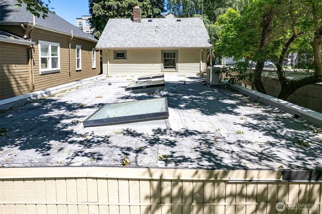 19 Dravus Street, Seattle, WA 98109