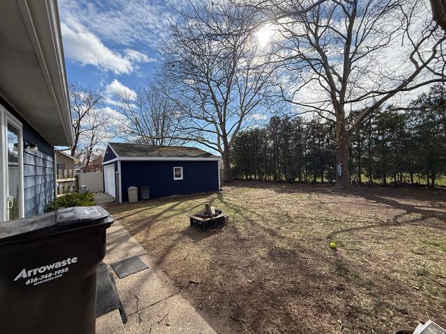 3305 Burlingame Avenue SW, Wyoming, MI 49519