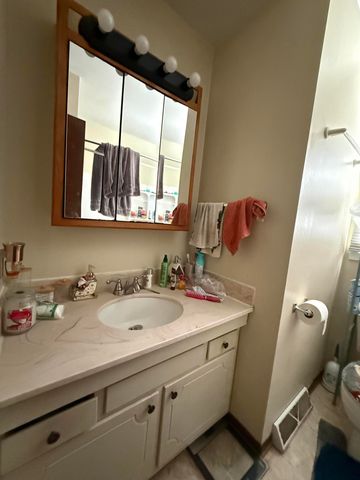 3305 Burlingame Avenue SW, Wyoming, MI 49519