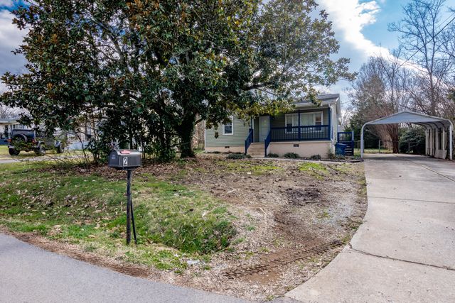 2 Polk Circle, Fort Oglethorpe, GA 30742