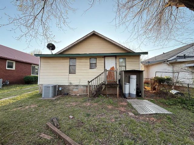 819 N Park Avenue, Shawnee, OK 74801
