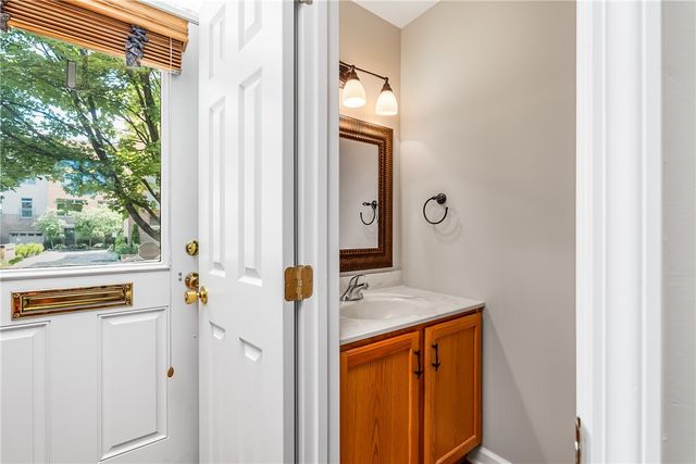 20 S 18th St, South Side, PA 15203