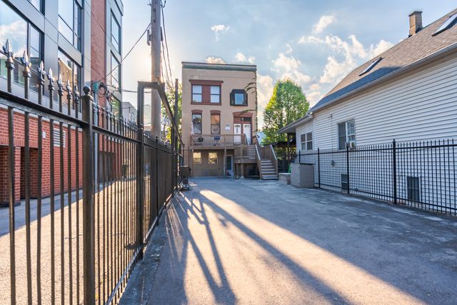 2014 N Whipple Street, Chicago, IL 60647