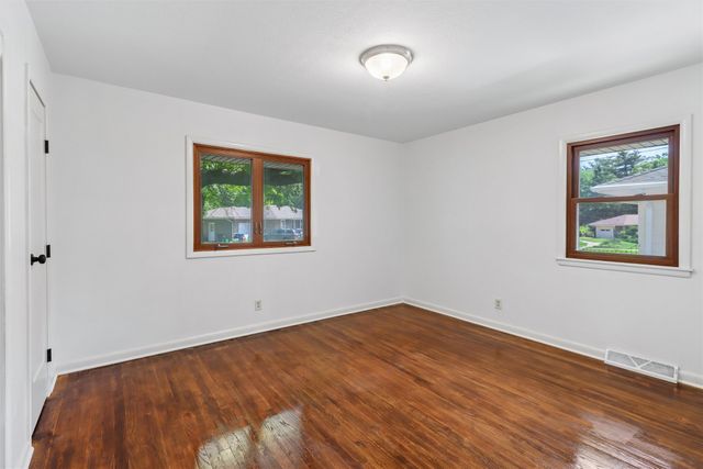 2926 Garden Ridge, Des Moines, IA 50310