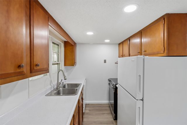 2926 Garden Ridge, Des Moines, IA 50310