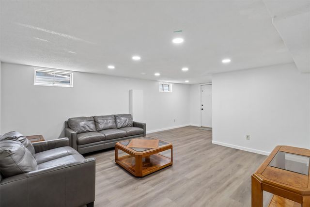 2926 Garden Ridge, Des Moines, IA 50310