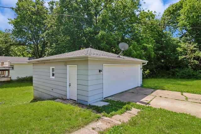 2926 Garden Ridge, Des Moines, IA 50310