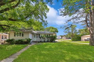 2926 Garden Ridge, Des Moines, IA 50310
