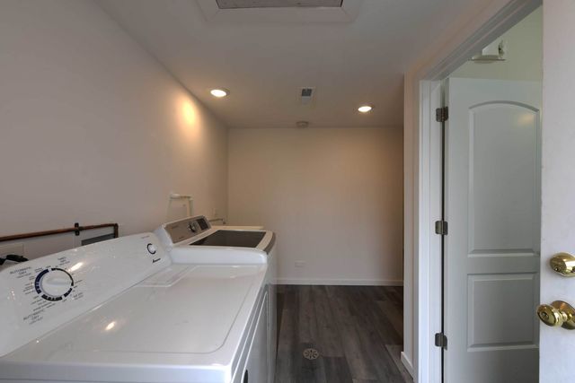 9136 Waukegan Road Road, Morton Grove, IL 60053